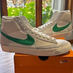 BRAND NEW. Women’s Nike Blazer Mid Pro Club